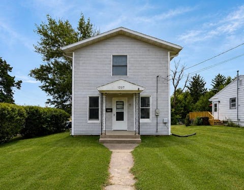 Homes For Sale - 1207 W American Street<br/> Stephenson County, FREEPORT, IL 61032
