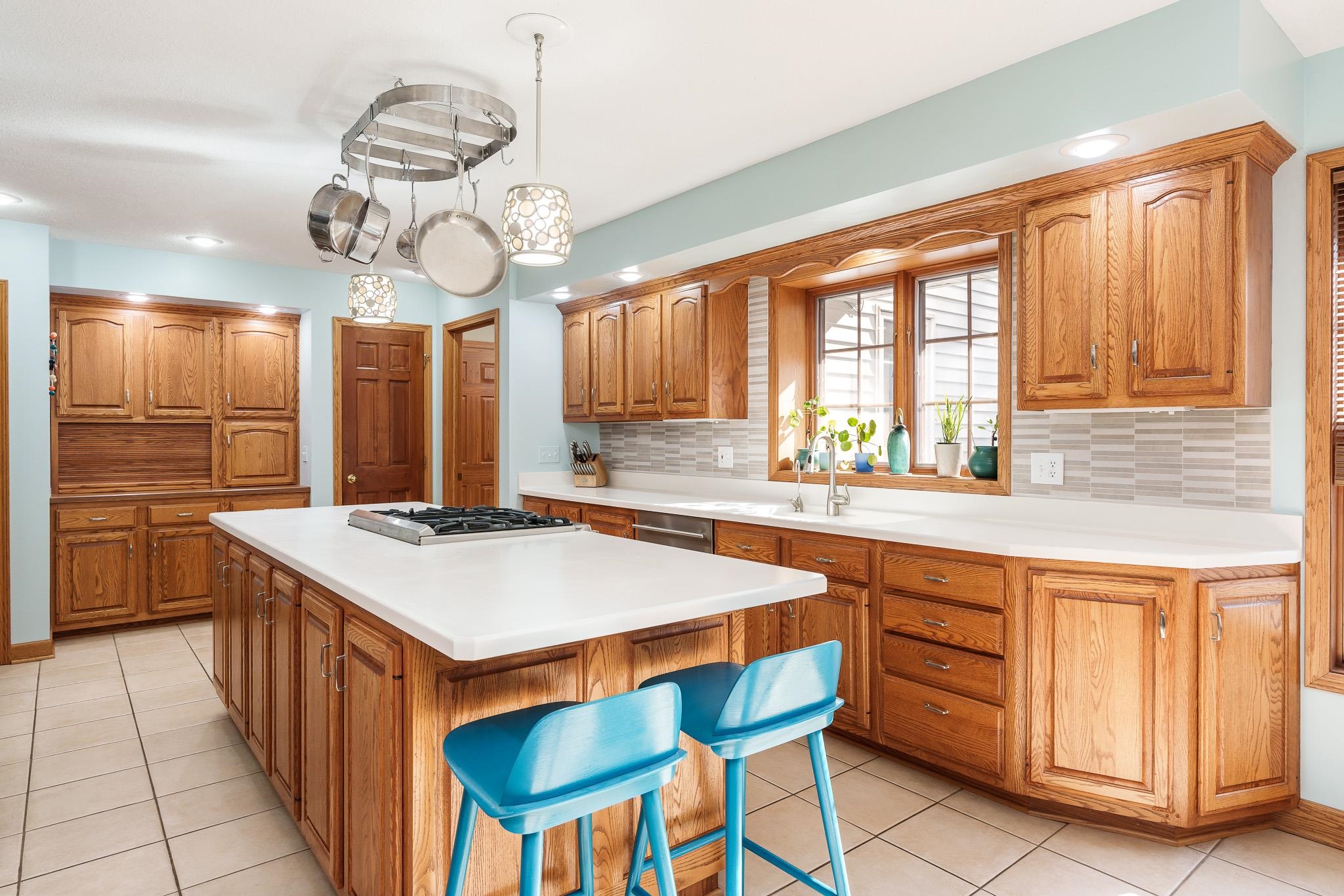 Rockford, Illinois 61114, United States, 4 Bedrooms Bedrooms, ,3 BathroomsBathrooms,Residential,Pending,37740