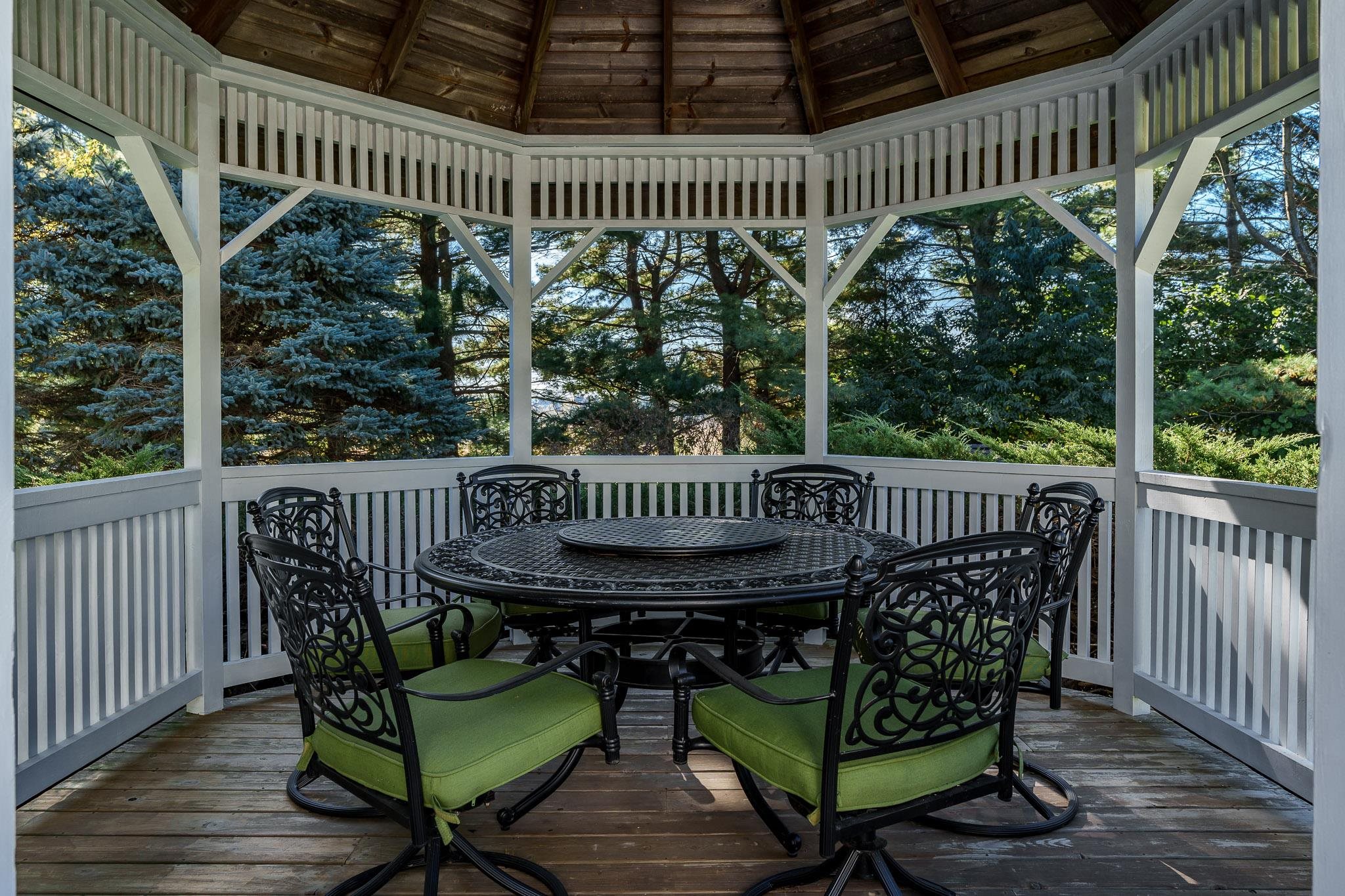 Rockford, Illinois 61114, United States, 4 Bedrooms Bedrooms, ,3 BathroomsBathrooms,Residential,Pending,37740