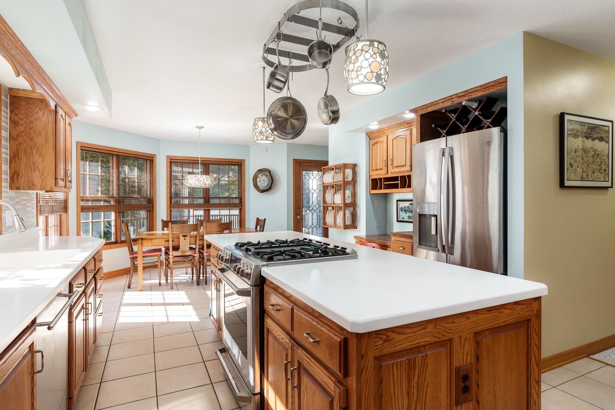 Rockford, Illinois 61114, United States, 4 Bedrooms Bedrooms, ,3 BathroomsBathrooms,Residential,Pending,37740