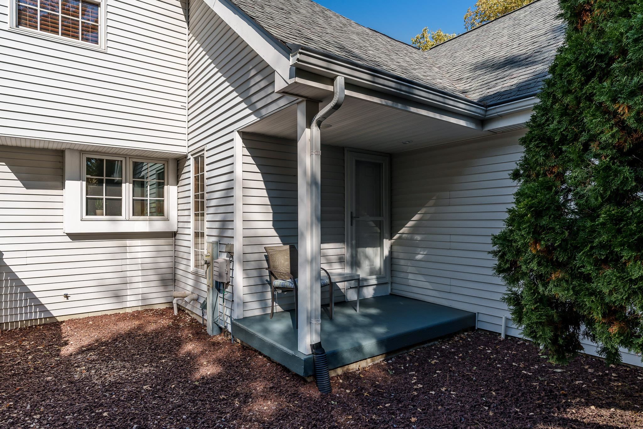 Rockford, Illinois 61114, United States, 4 Bedrooms Bedrooms, ,3 BathroomsBathrooms,Residential,Pending,37740