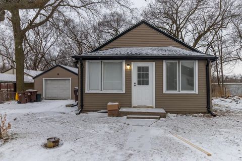 Homes For Sale - 821 Sawyer Road<br/> Winnebago County, ROCKFORD, IL 61109