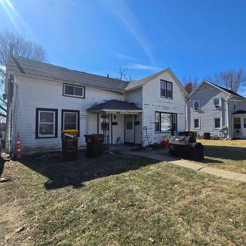 Multifamily For Sale - 807-809 W Pleasant Street<br/> FREEPORT, IL 61032