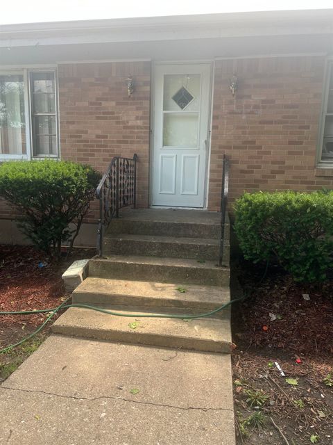 Homes For Rent - 2221 7th Avenue<br/> ROCKFORD, IL 61104