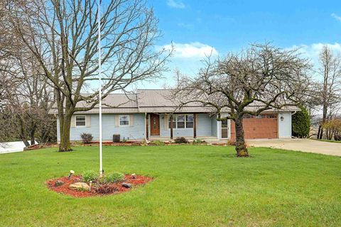 Homes For Sale - 551 Mapes Drive<br/> Jo Daviess County, STOCKTON, IL 61085