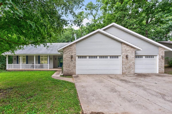 862 BRIGGS AVE, DIXON, IL 61021 - Image d4764cd5ec5388ec9c76f309971e29ca/3420280509