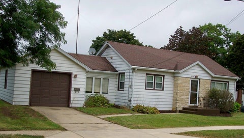 Homes For Sale - 836 W Empire Street<br/> FREEPORT, IL 61032
