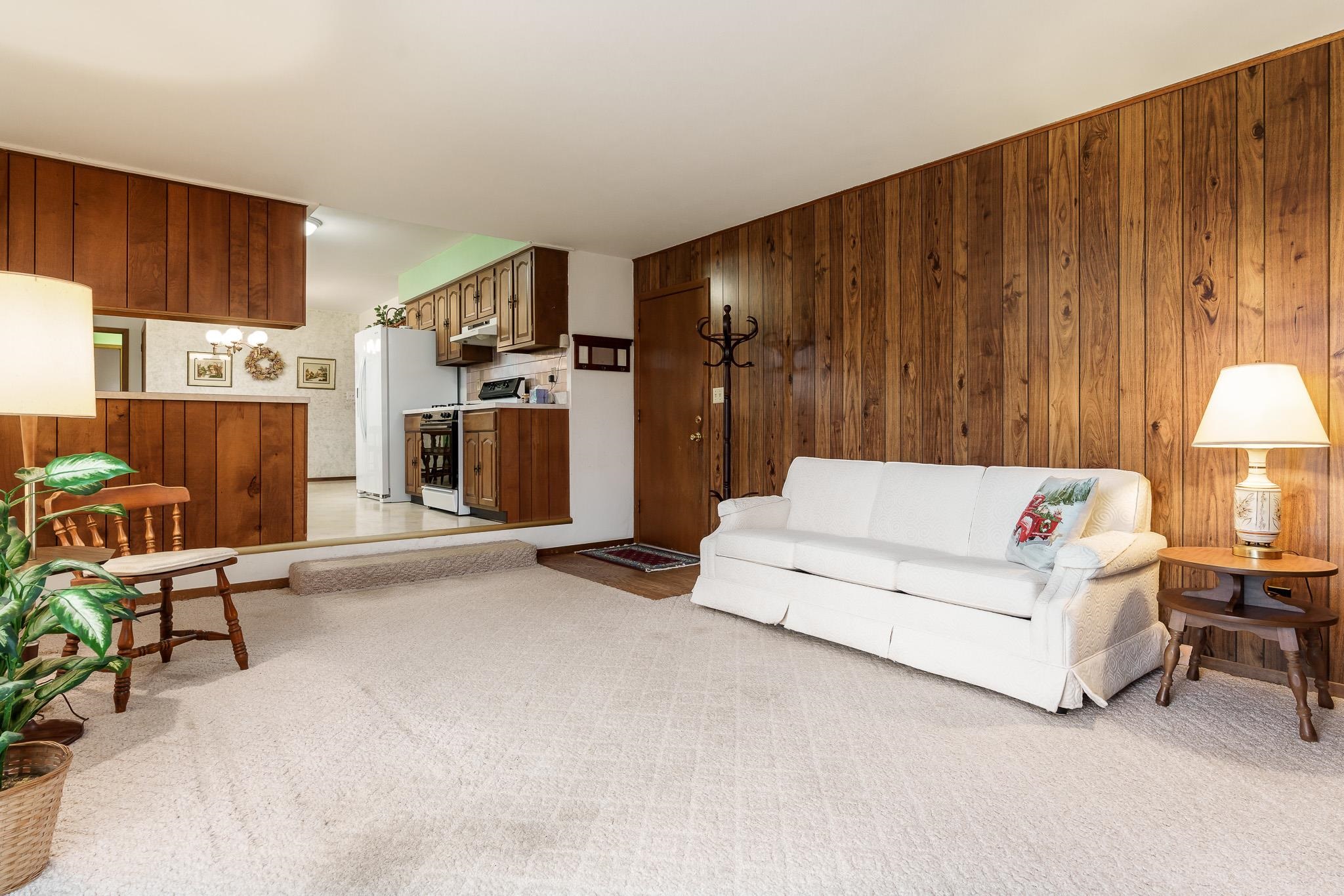 Rockford, Illinois 61107, United States, 3 Bedrooms Bedrooms, ,2 BathroomsBathrooms,Residential,Pending,32547