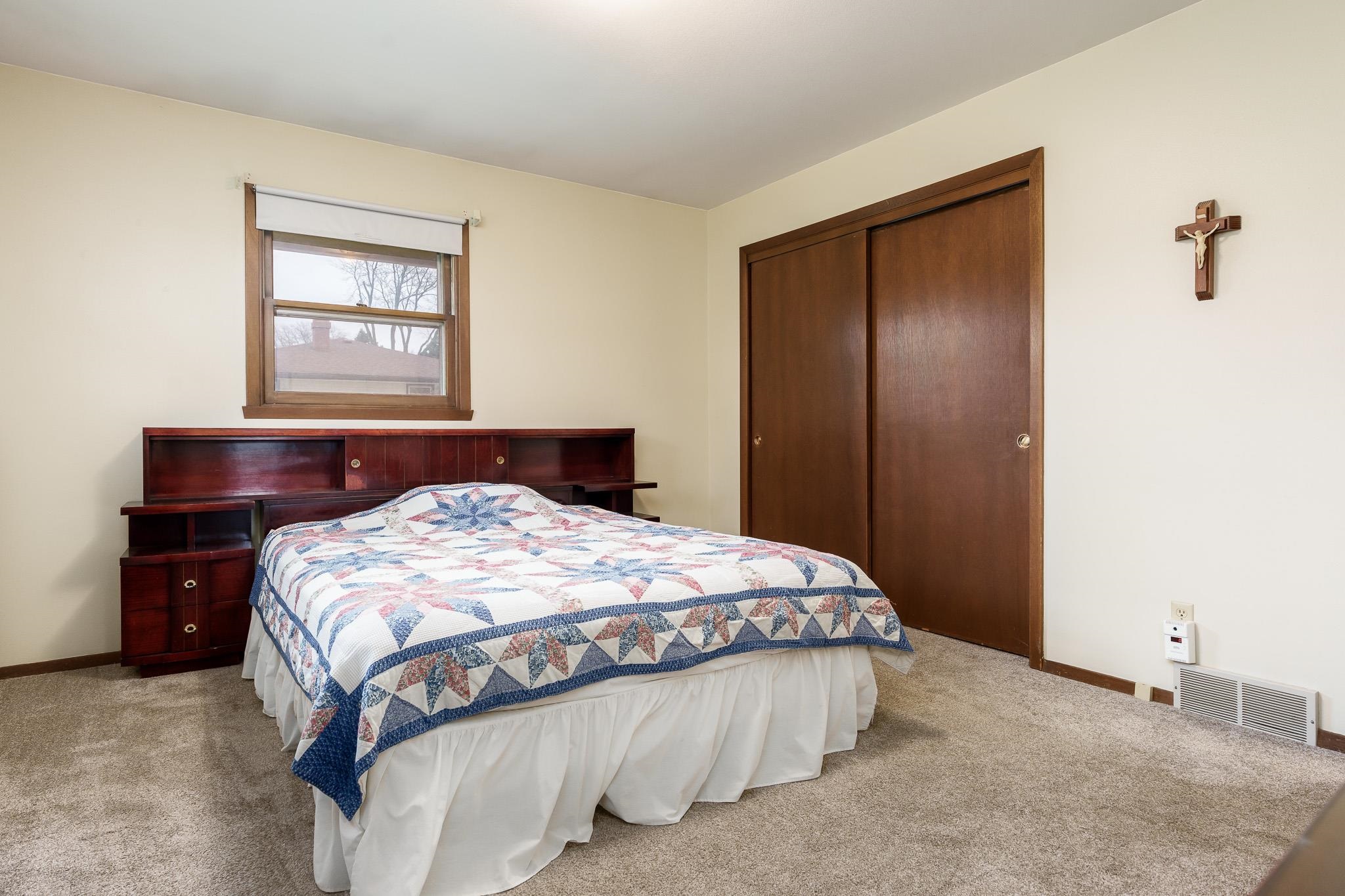 Rockford, Illinois 61107, United States, 3 Bedrooms Bedrooms, ,2 BathroomsBathrooms,Residential,Pending,32547