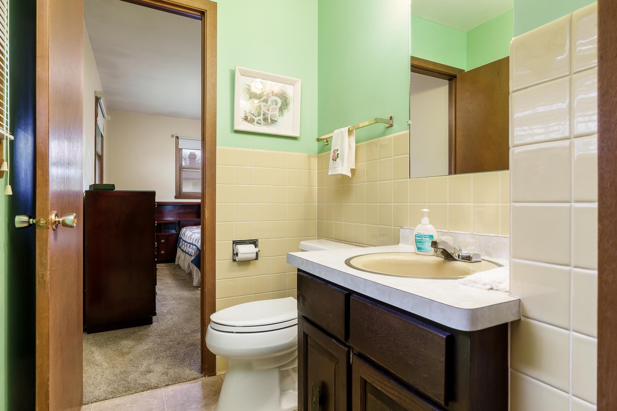 Rockford, Illinois 61107, United States, 3 Bedrooms Bedrooms, ,2 BathroomsBathrooms,Residential,Pending,32547