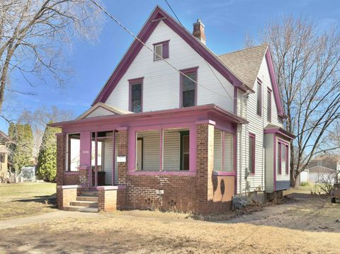 Homes For Sale - 2226 10th Street<br/> ROCKFORD, IL 61104