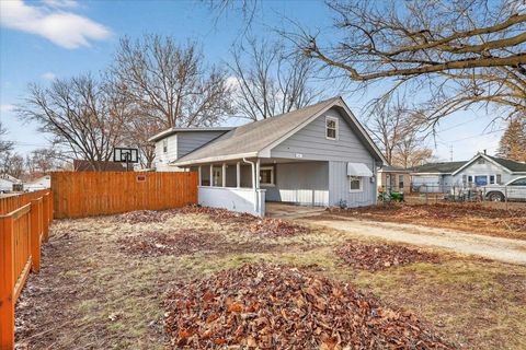 Homes For Sale - 2929 Sewell Street<br/> ROCKFORD, IL 61109