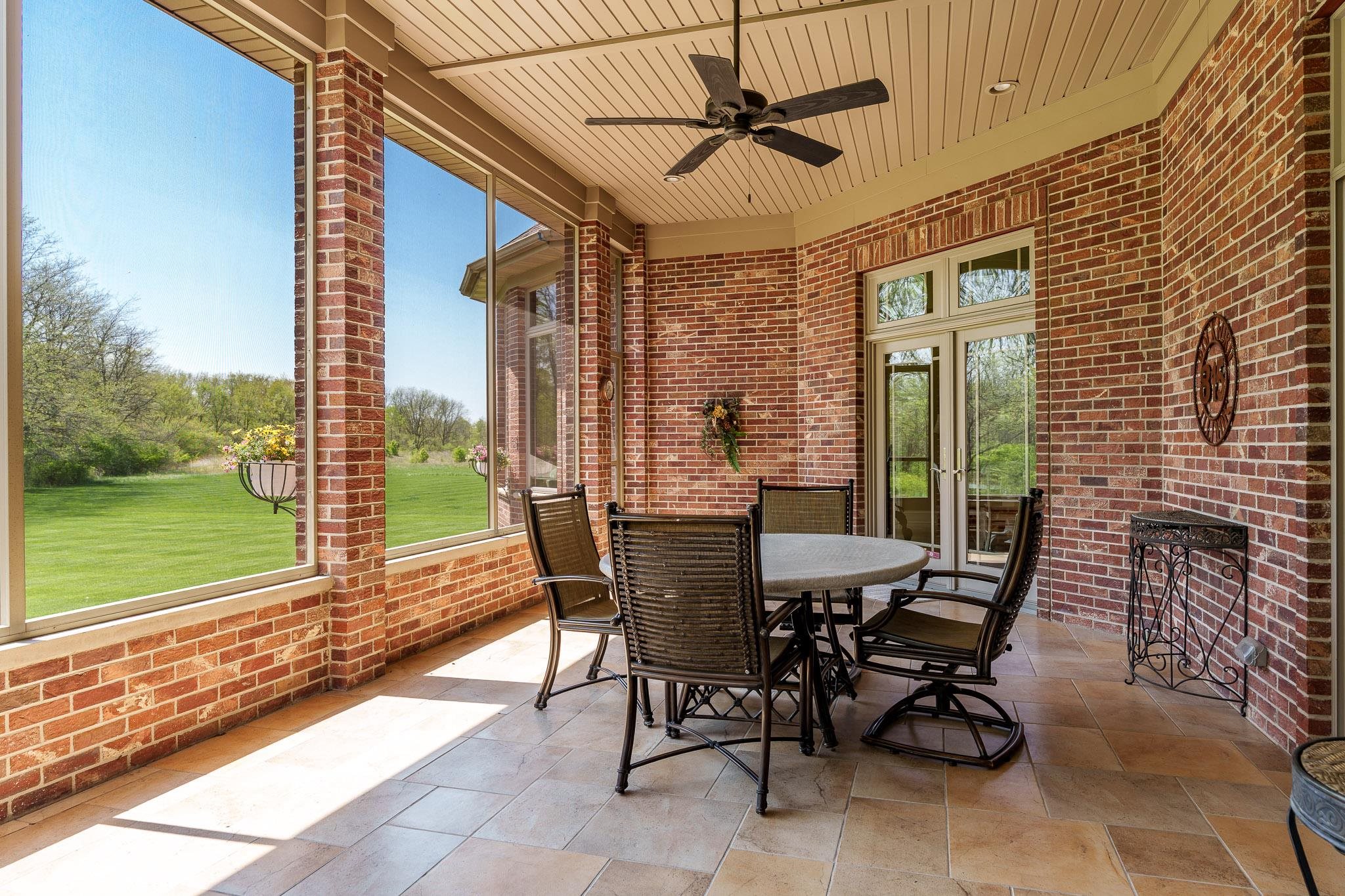 Belvidere, Illinois 61008, United States, 5 Bedrooms Bedrooms, ,4 BathroomsBathrooms,Residential,Active,129659