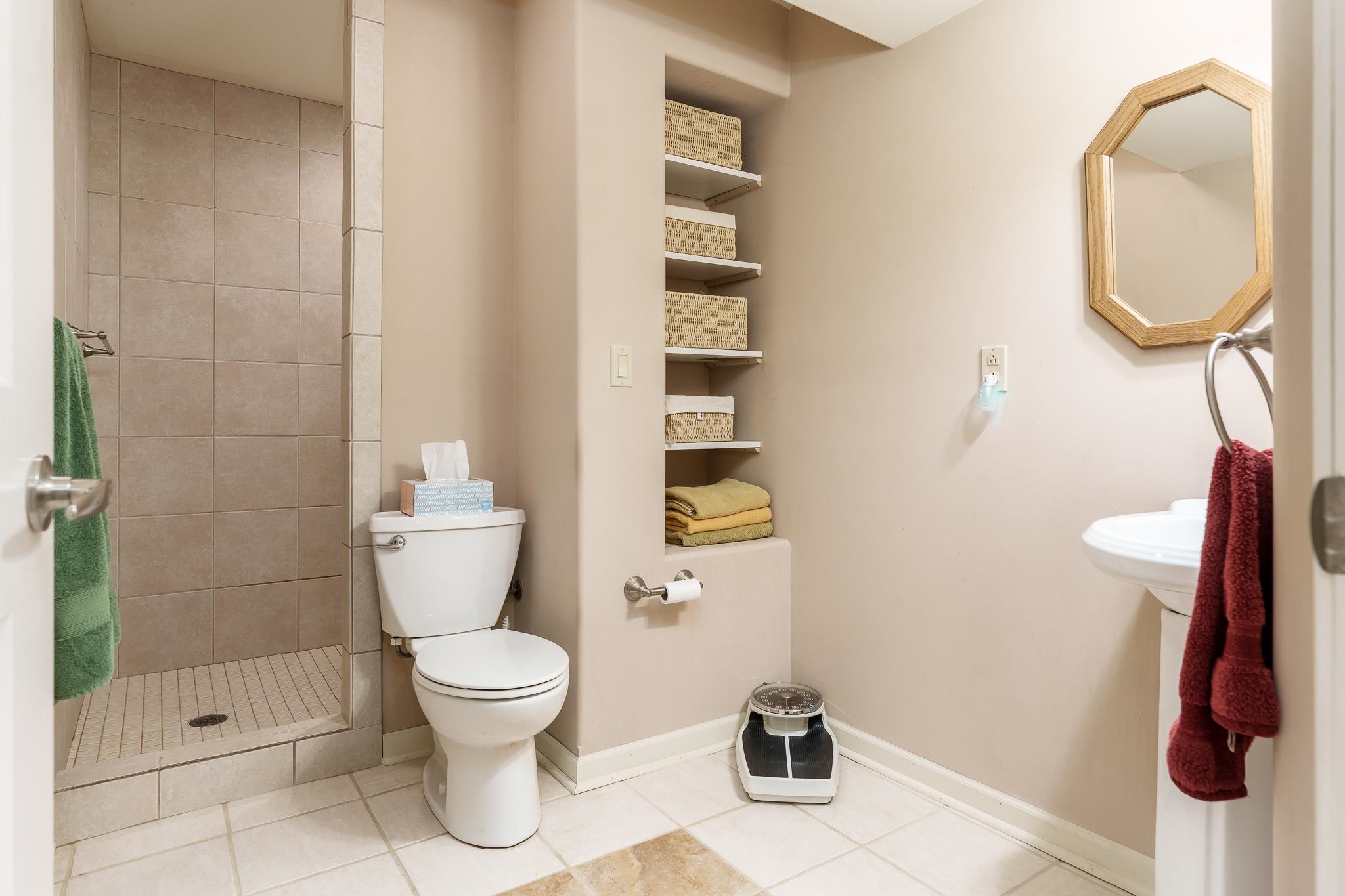 Belvidere, Illinois 61008, United States, 5 Bedrooms Bedrooms, ,4 BathroomsBathrooms,Residential,Active,129659