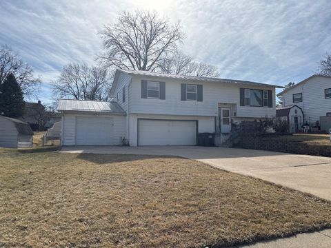 Apartment For Sale - 1841 W Revere<br/> Stephenson County, FREEPORT, IL 61032