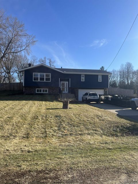 Homes For Sale - 5651 Thompson Drive<br/> ROSCOE, IL 61073