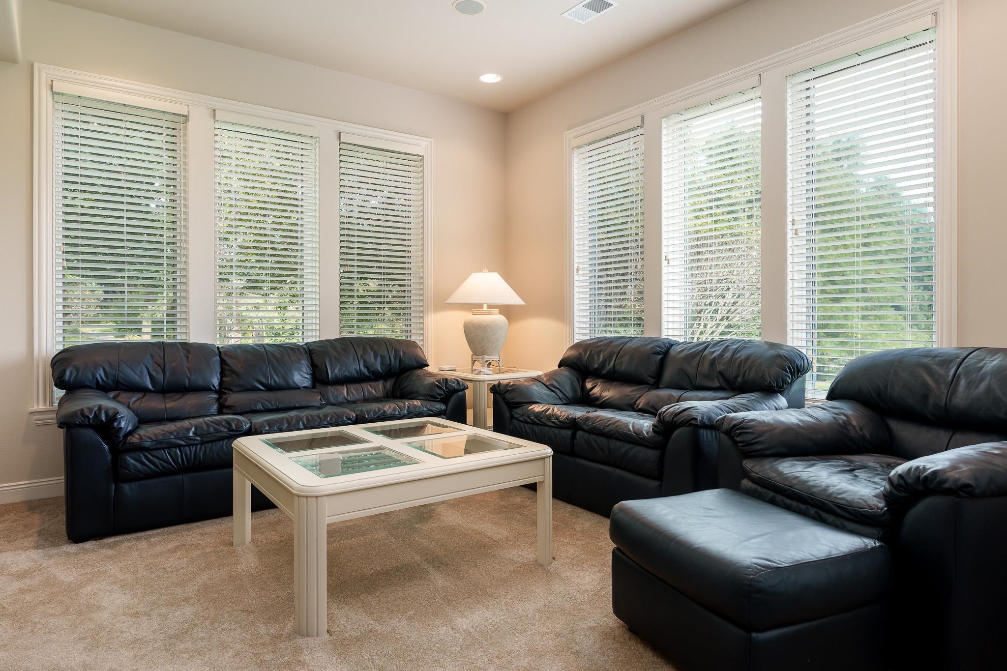 Rockford, Illinois 61114, United States, 4 Bedrooms Bedrooms, ,4 BathroomsBathrooms,Residential,Pending,210286