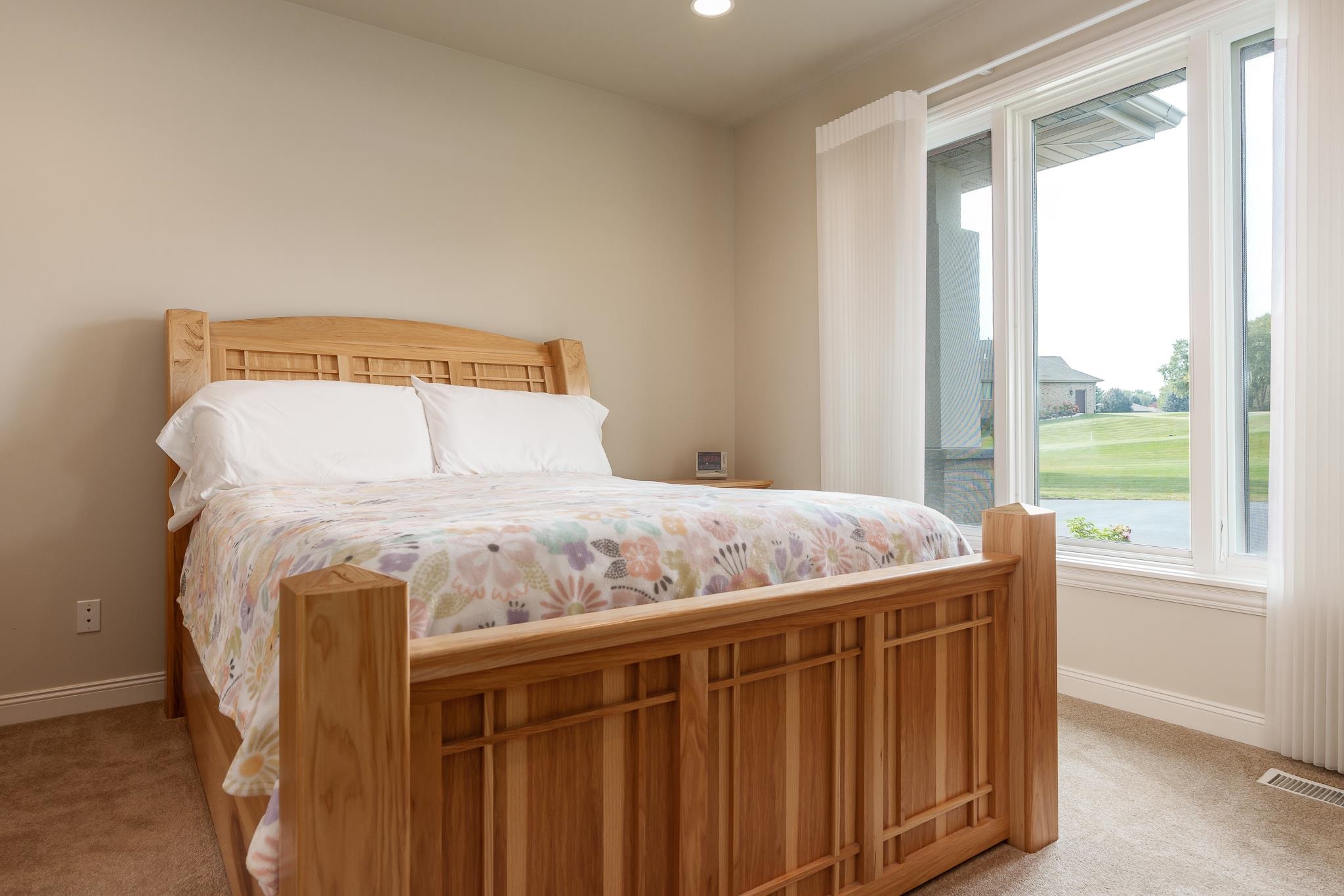 Rockford, Illinois 61114, United States, 4 Bedrooms Bedrooms, ,4 BathroomsBathrooms,Residential,Pending,210286