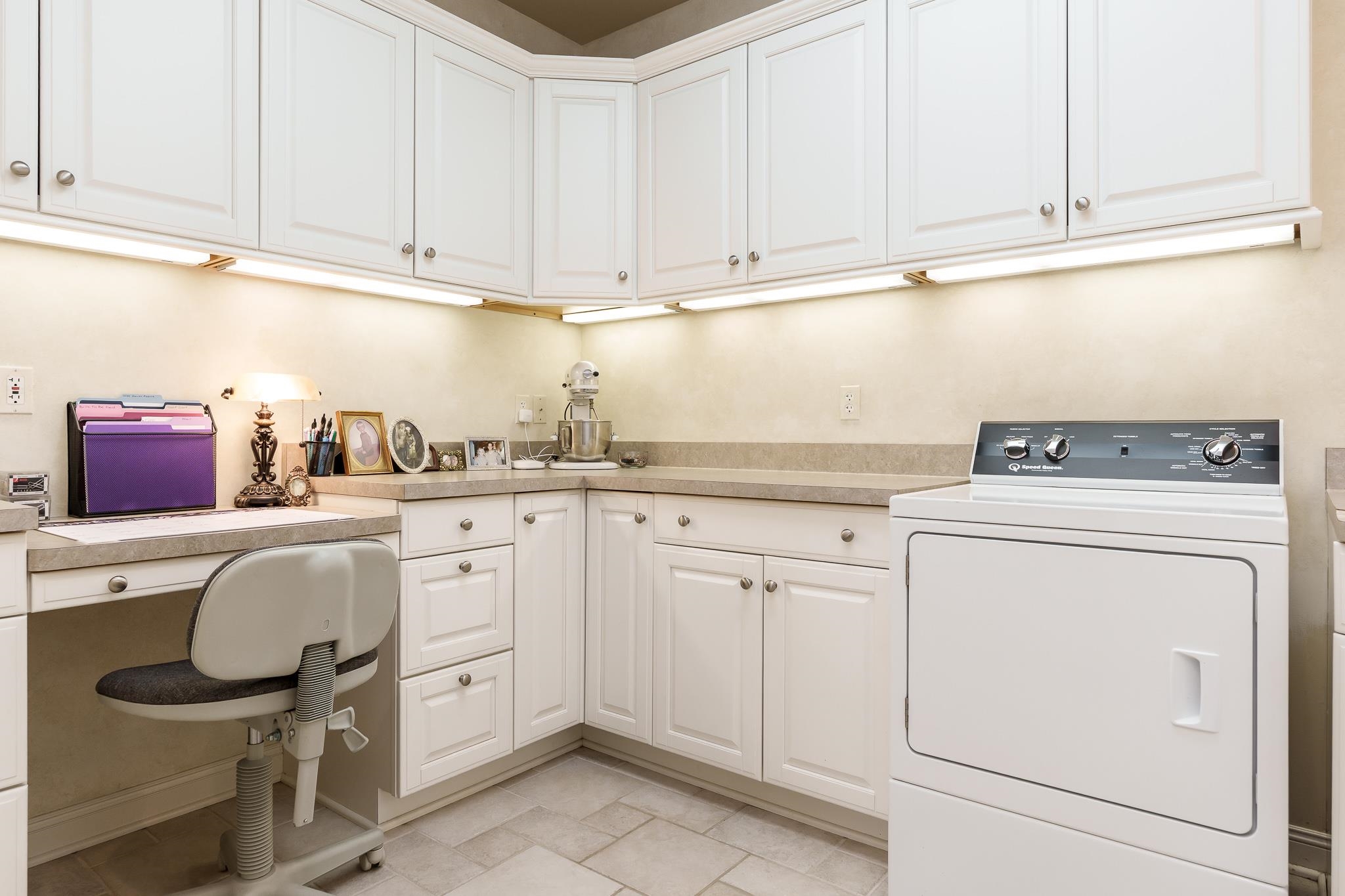 Rockford, Illinois 61114, United States, 4 Bedrooms Bedrooms, ,4 BathroomsBathrooms,Residential,Pending,210286