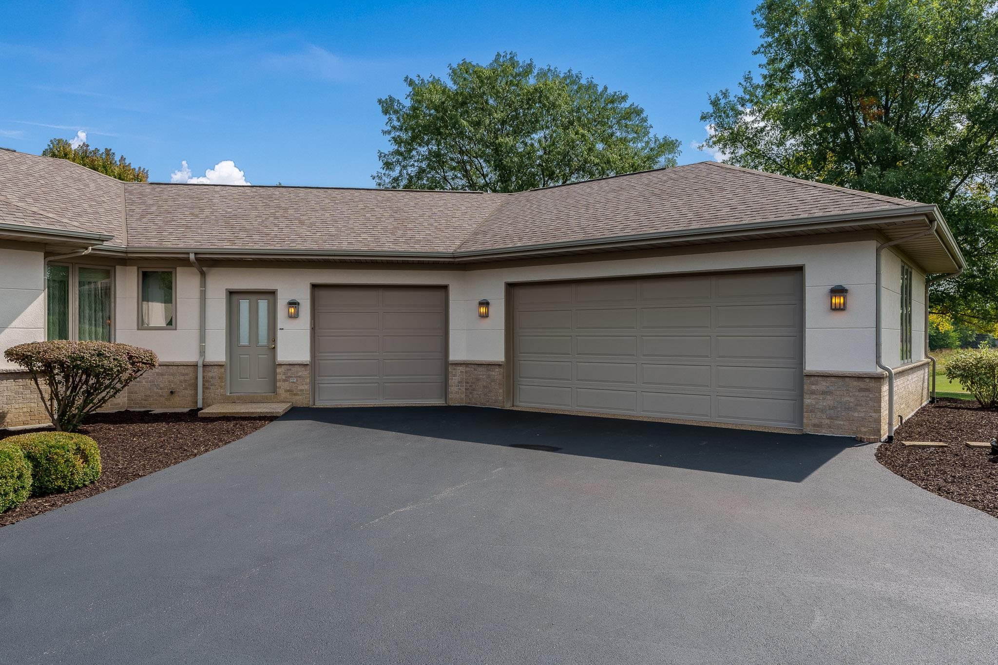 Rockford, Illinois 61114, United States, 4 Bedrooms Bedrooms, ,4 BathroomsBathrooms,Residential,Pending,210286