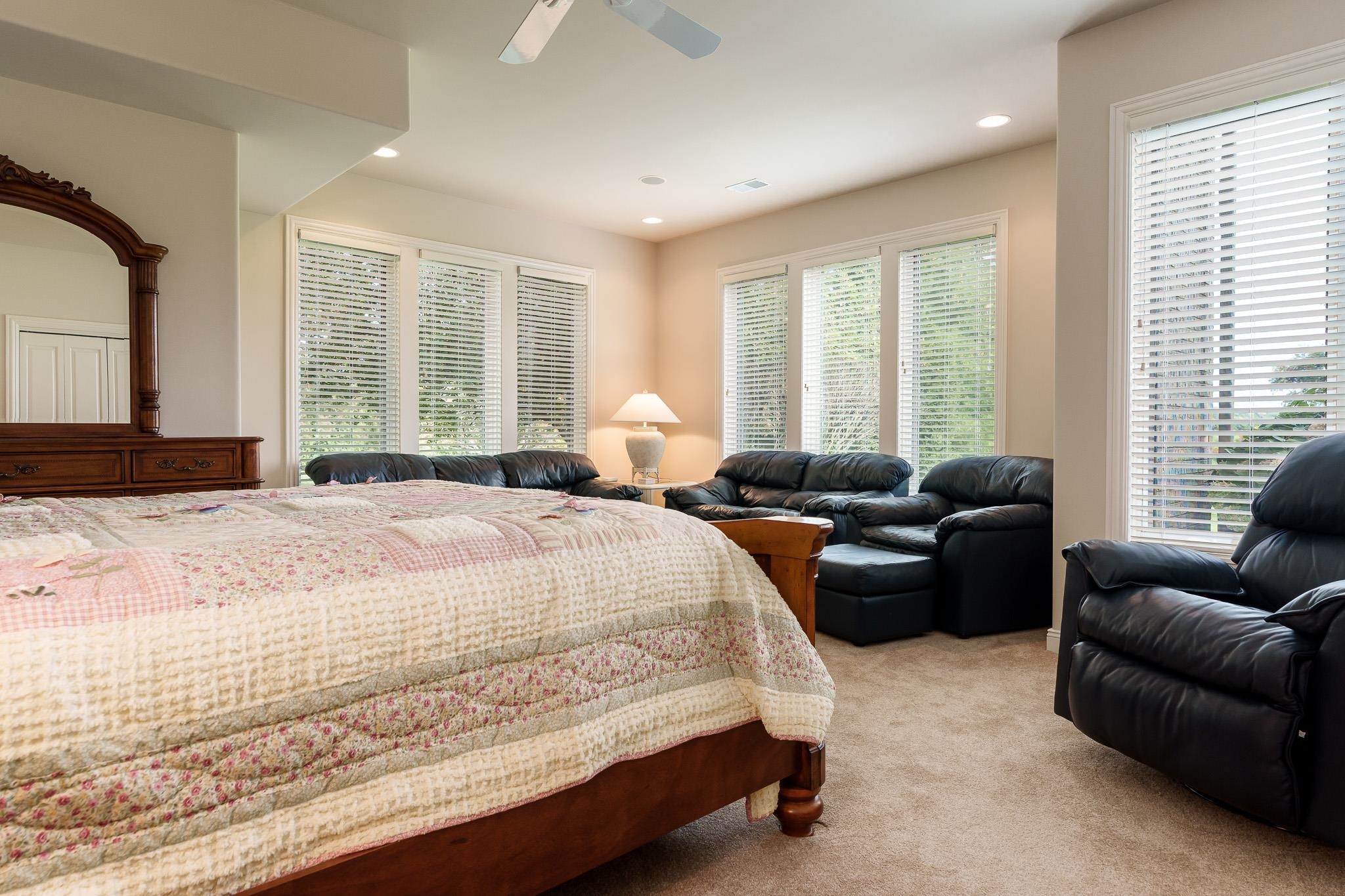 Rockford, Illinois 61114, United States, 4 Bedrooms Bedrooms, ,4 BathroomsBathrooms,Residential,Pending,210286