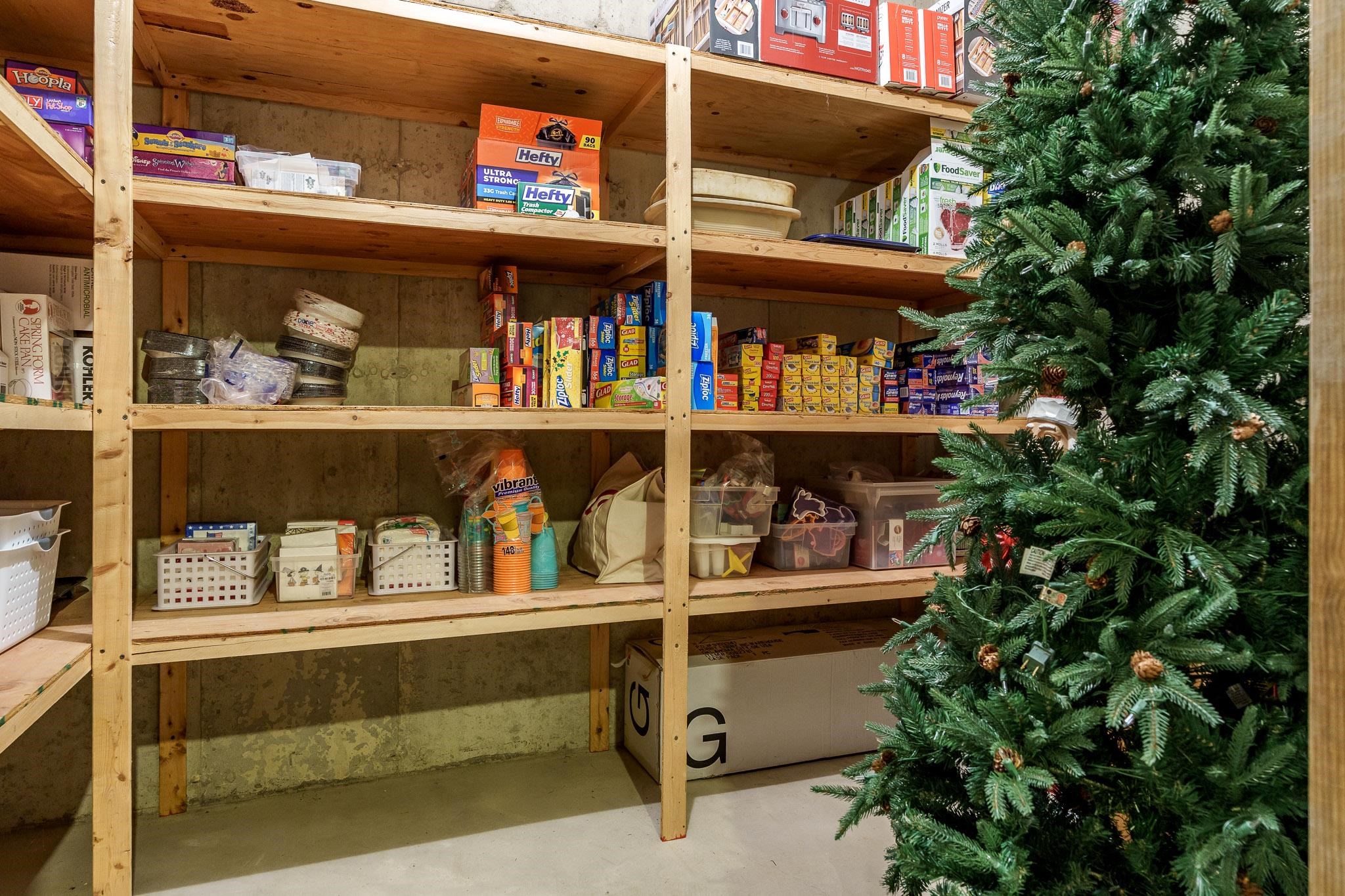 Rockford, Illinois 61114, United States, 4 Bedrooms Bedrooms, ,4 BathroomsBathrooms,Residential,Pending,210286