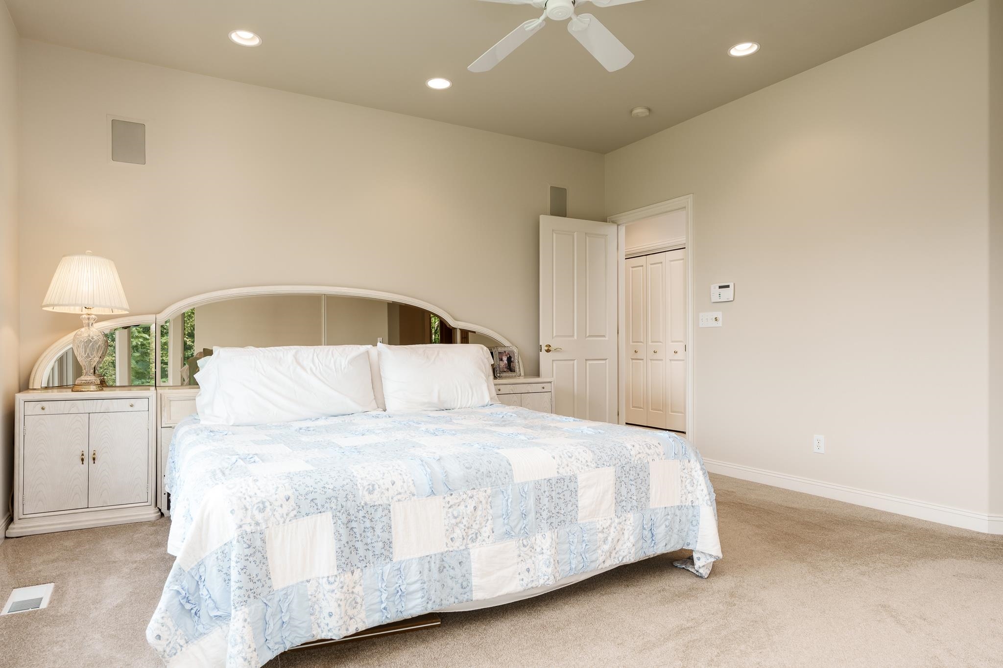 Rockford, Illinois 61114, United States, 4 Bedrooms Bedrooms, ,4 BathroomsBathrooms,Residential,Pending,210286