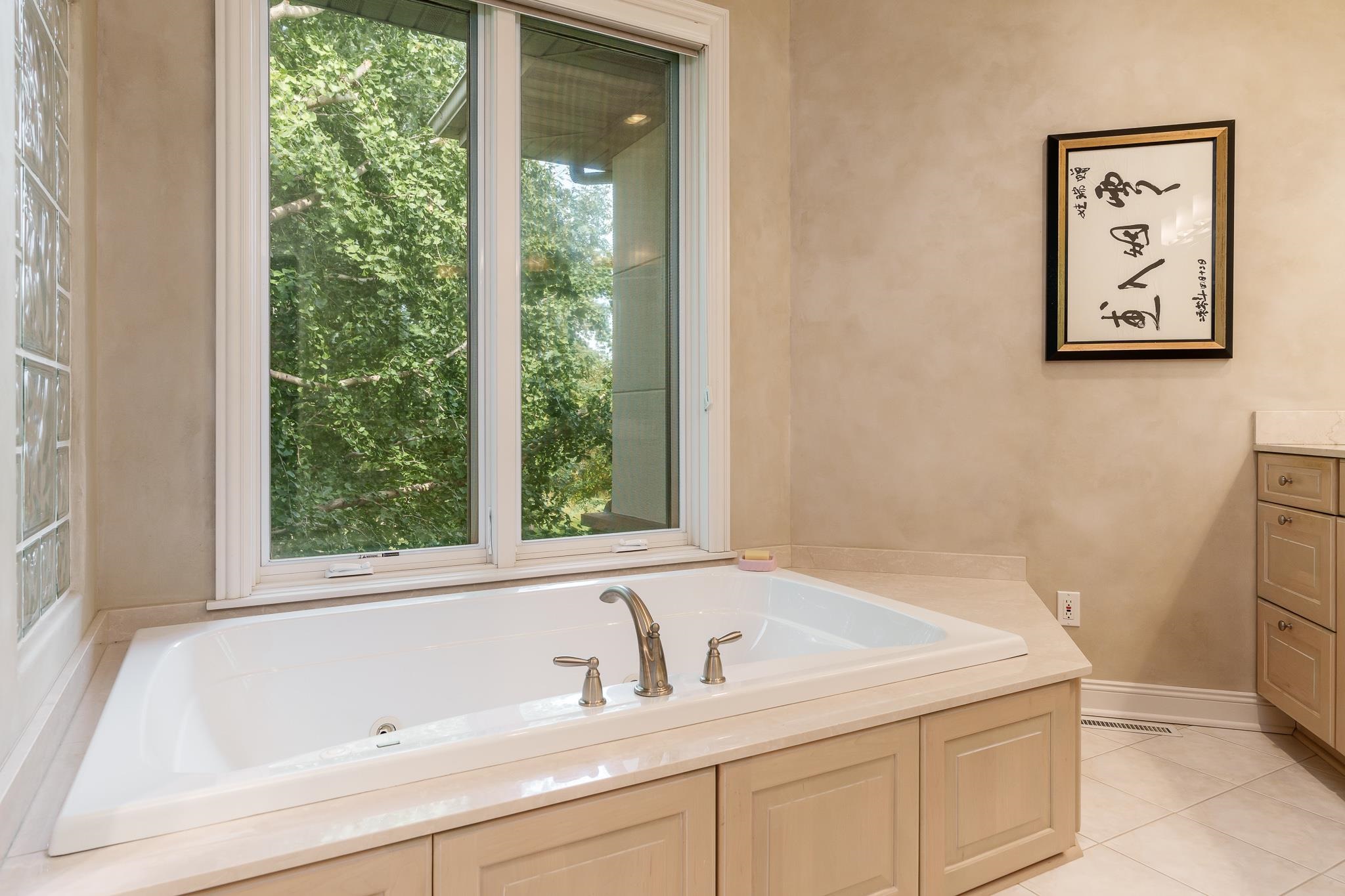 Rockford, Illinois 61114, United States, 4 Bedrooms Bedrooms, ,4 BathroomsBathrooms,Residential,Pending,210286