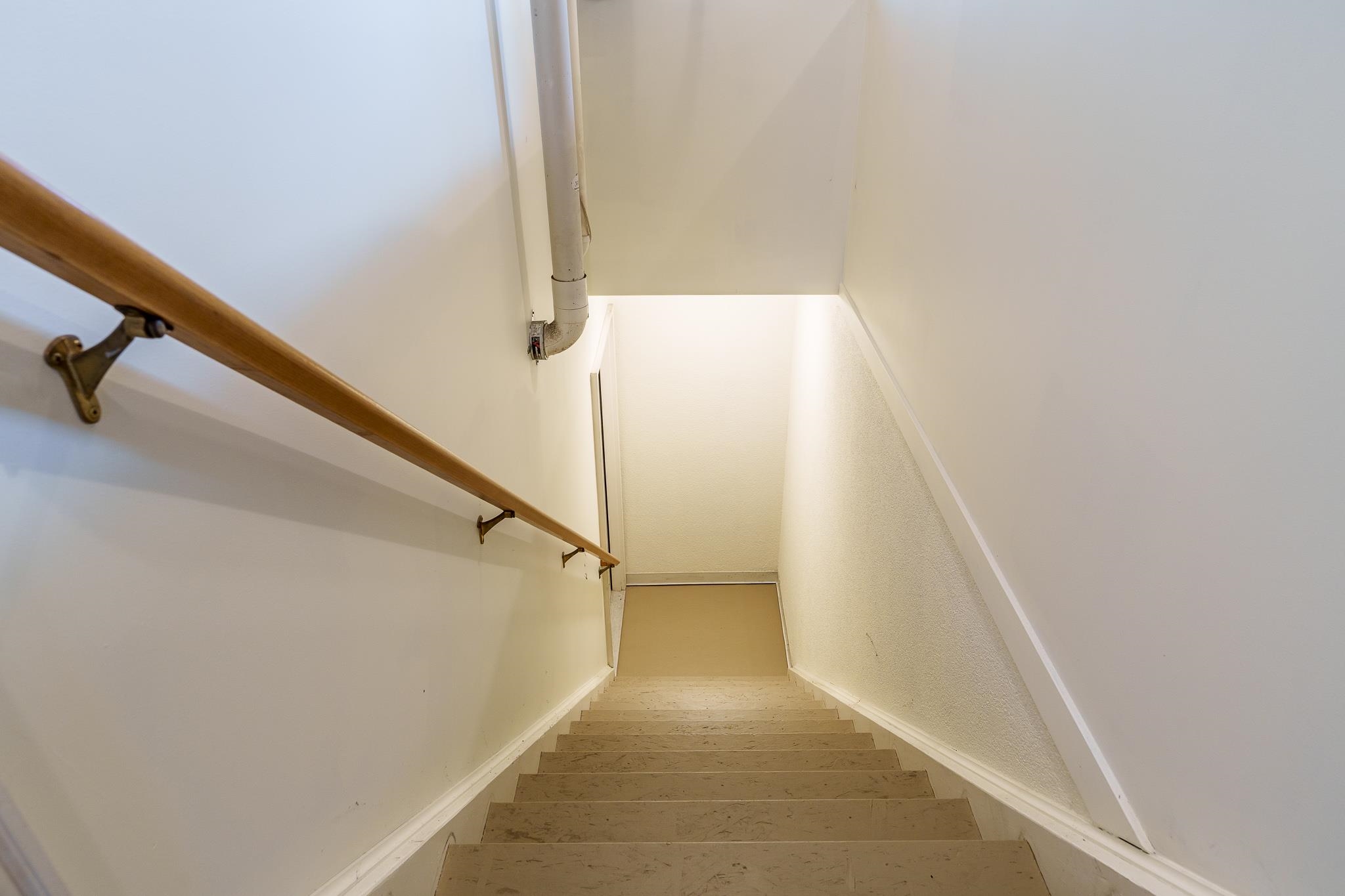 Rockford, Illinois 61114, United States, 4 Bedrooms Bedrooms, ,4 BathroomsBathrooms,Residential,Pending,210286