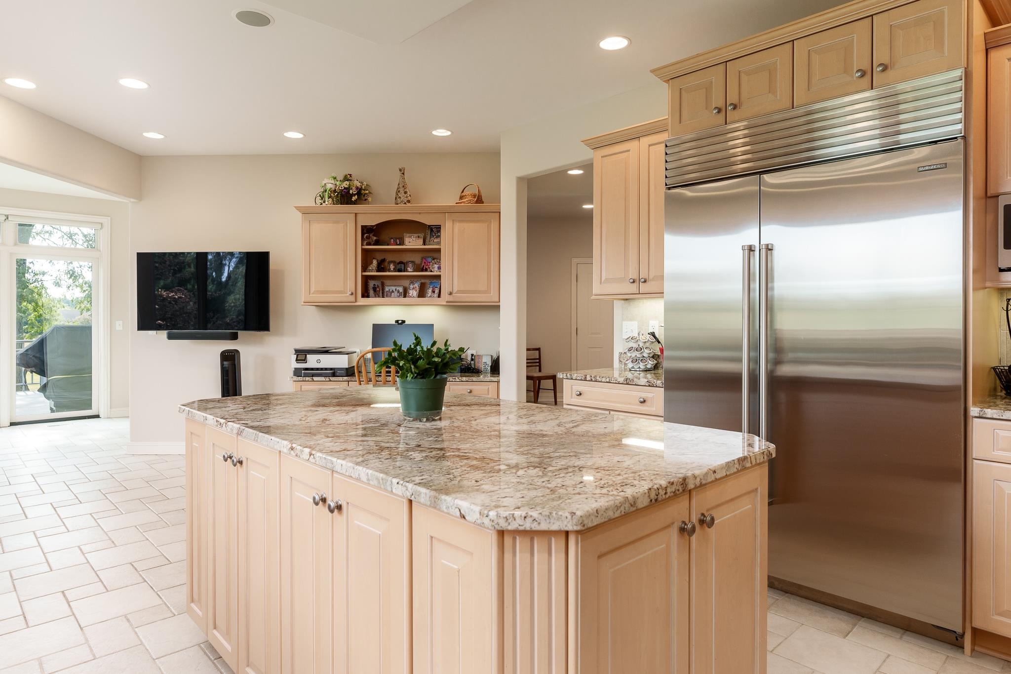 Rockford, Illinois 61114, United States, 4 Bedrooms Bedrooms, ,4 BathroomsBathrooms,Residential,Pending,210286