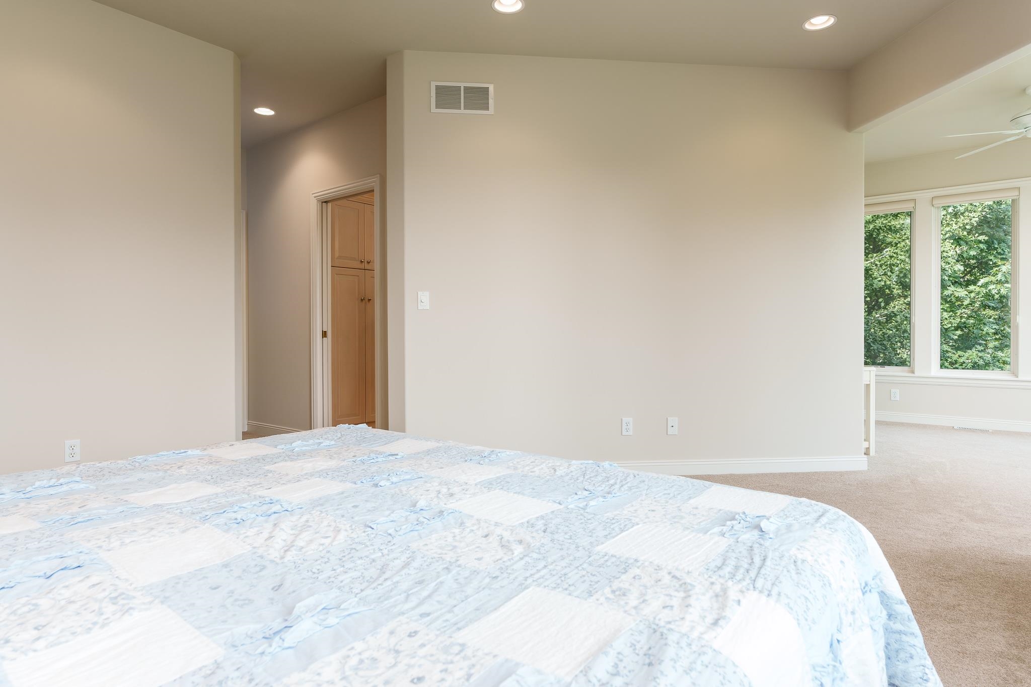 Rockford, Illinois 61114, United States, 4 Bedrooms Bedrooms, ,4 BathroomsBathrooms,Residential,Pending,210286