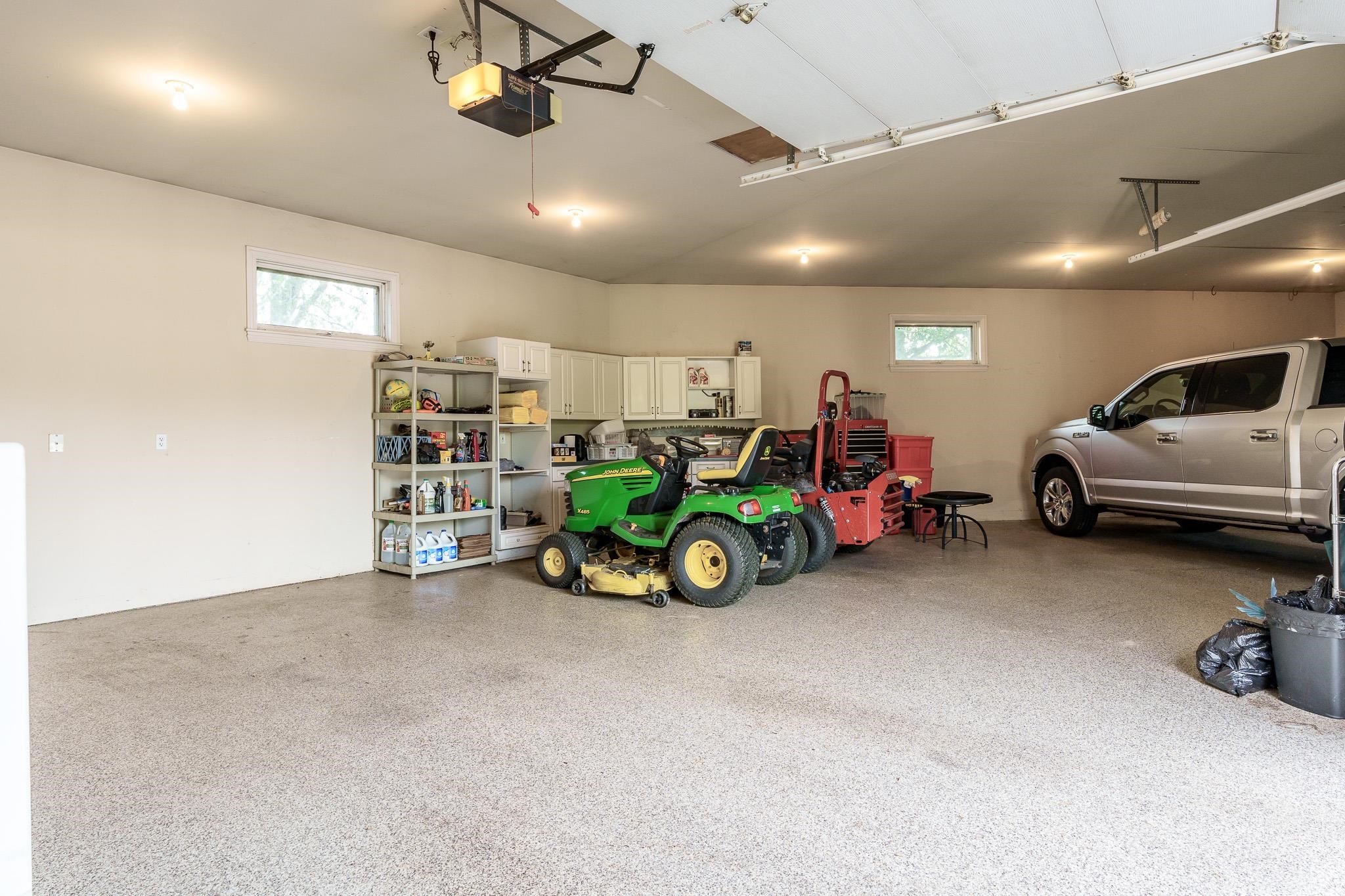 Rockford, Illinois 61114, United States, 4 Bedrooms Bedrooms, ,4 BathroomsBathrooms,Residential,Pending,210286