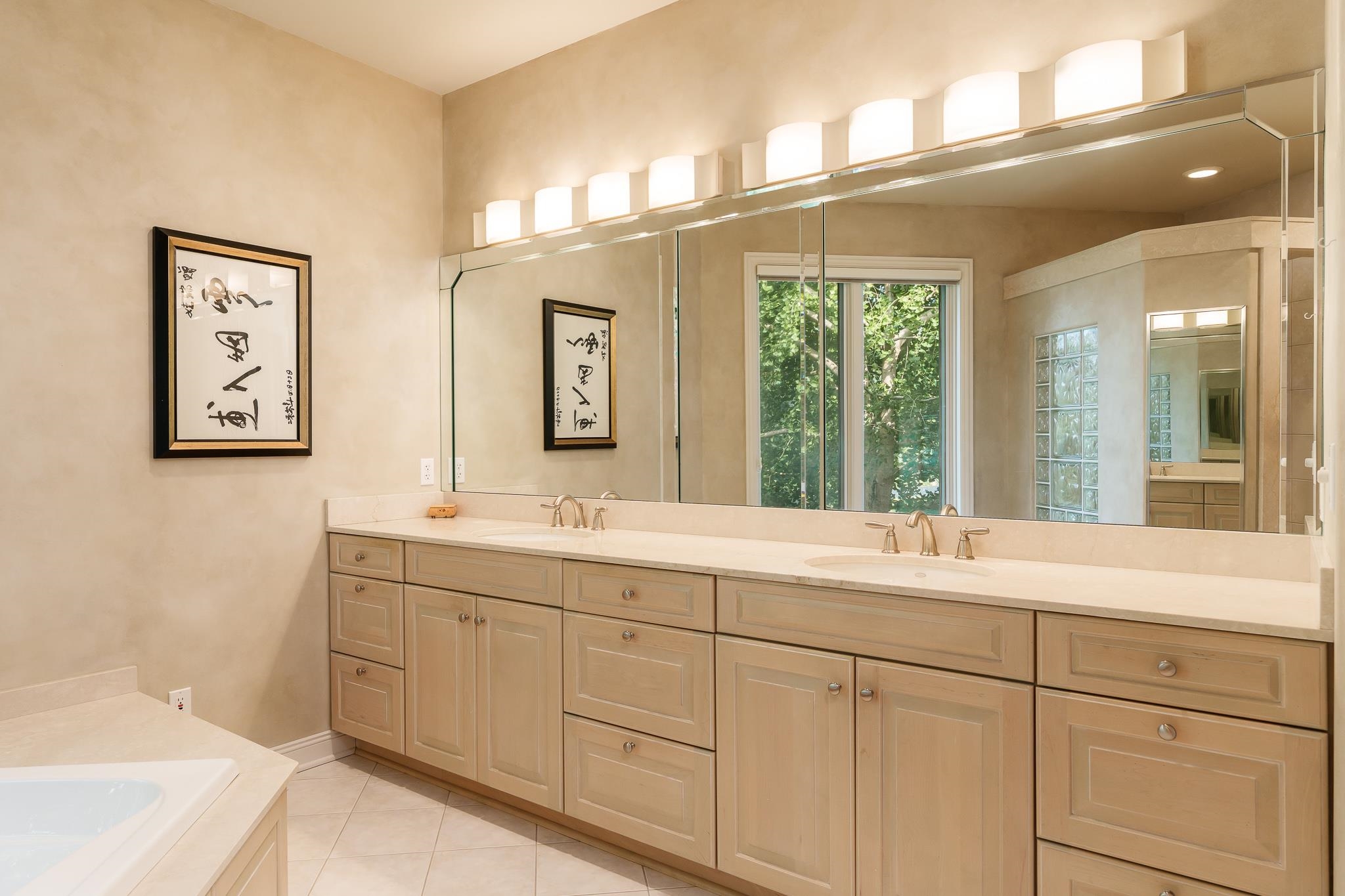 Rockford, Illinois 61114, United States, 4 Bedrooms Bedrooms, ,4 BathroomsBathrooms,Residential,Pending,210286