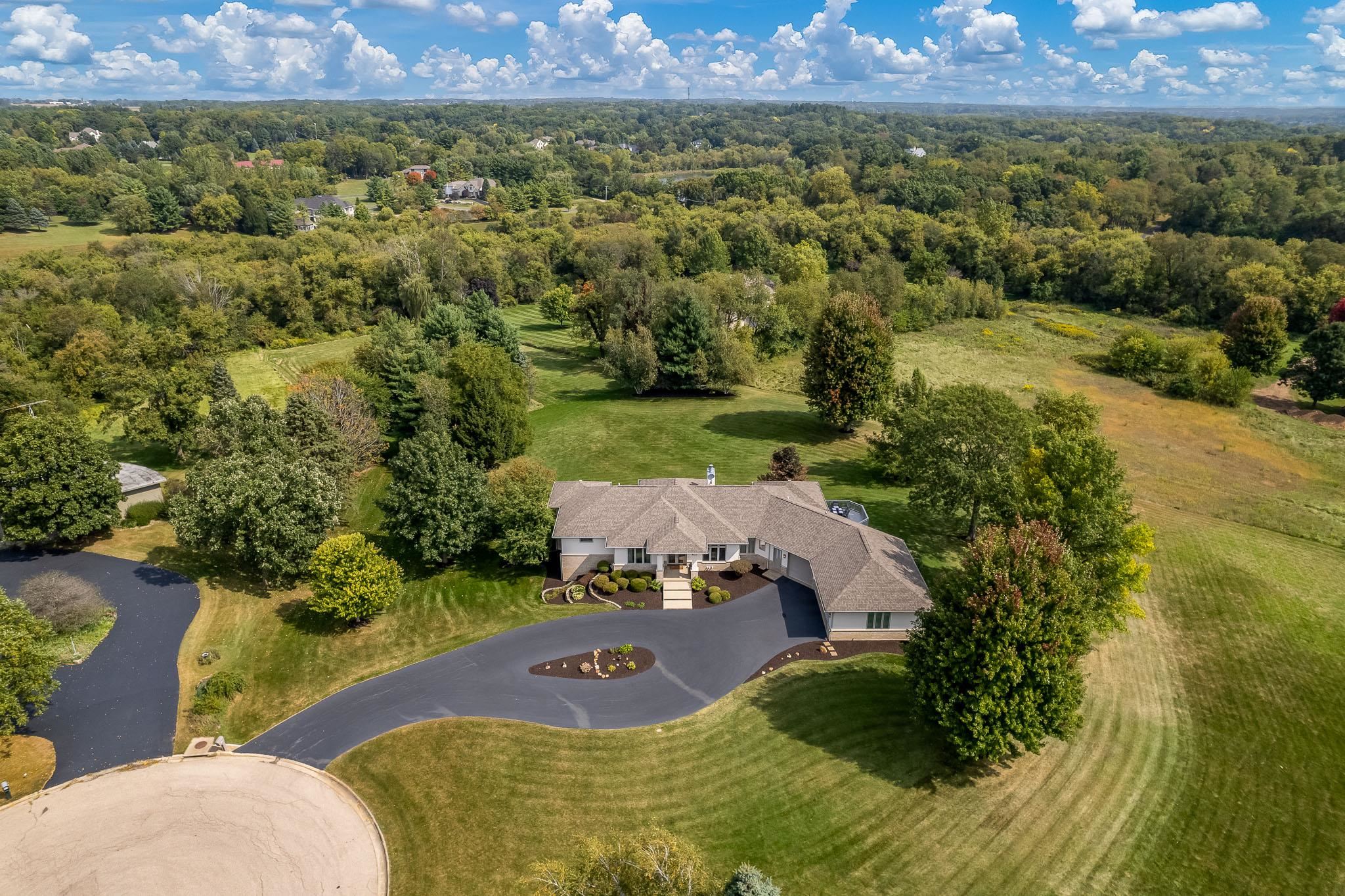 Rockford, Illinois 61114, United States, 4 Bedrooms Bedrooms, ,4 BathroomsBathrooms,Residential,Pending,210286