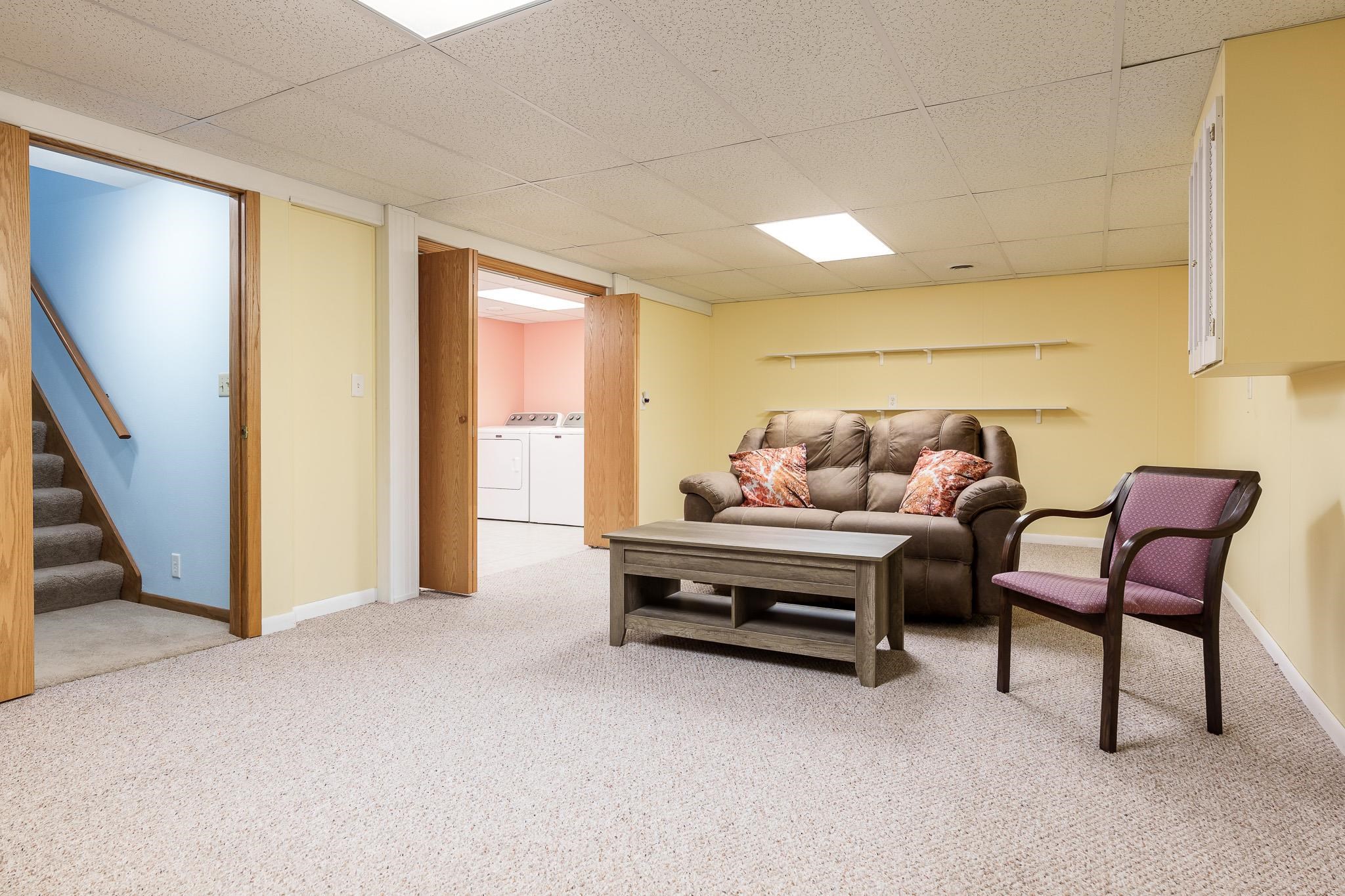 Loves Park, Illinois 61111, United States, 2 Bedrooms Bedrooms, ,3 BathroomsBathrooms,Residential,Pending,44449