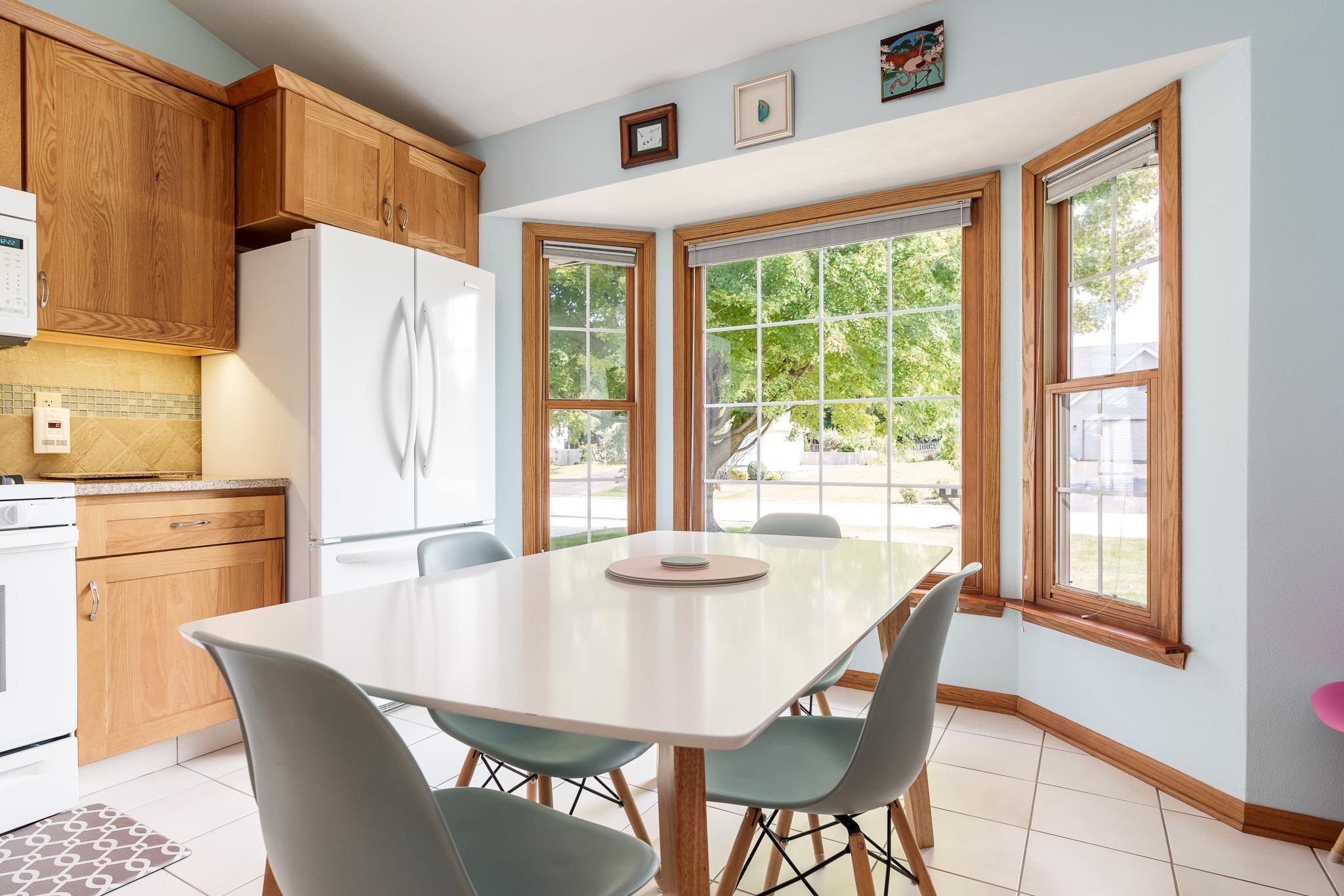 Loves Park, Illinois 61111, United States, 2 Bedrooms Bedrooms, ,3 BathroomsBathrooms,Residential,Pending,44449