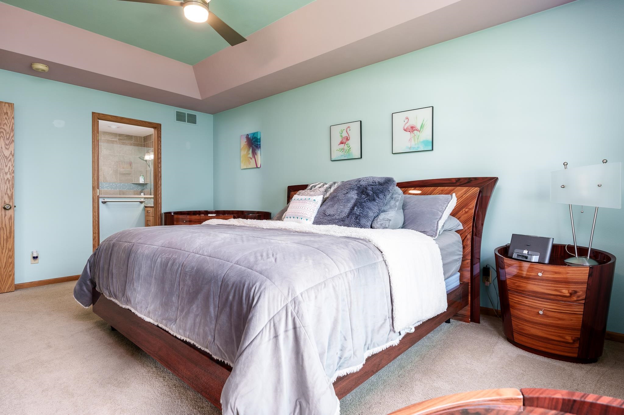 Loves Park, Illinois 61111, United States, 2 Bedrooms Bedrooms, ,3 BathroomsBathrooms,Residential,Pending,44449