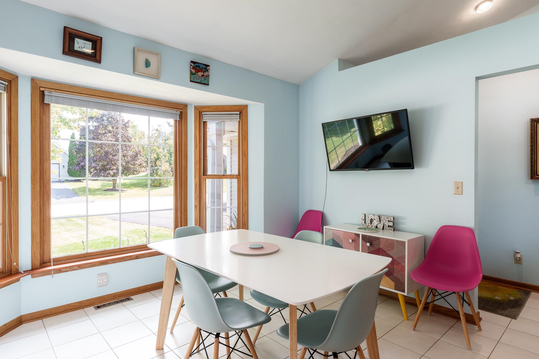 Loves Park, Illinois 61111, United States, 2 Bedrooms Bedrooms, ,3 BathroomsBathrooms,Residential,Pending,44449