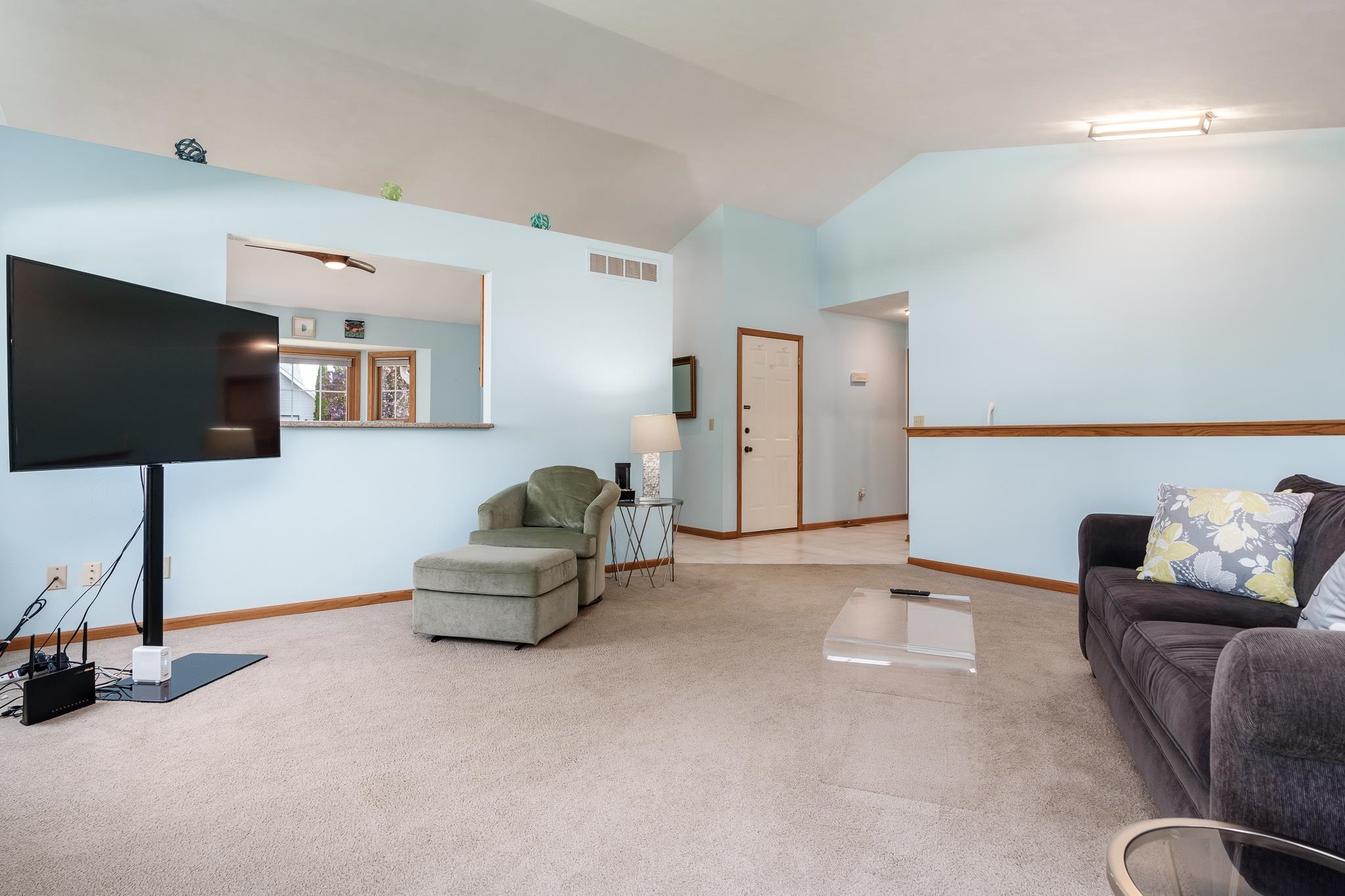 Loves Park, Illinois 61111, United States, 2 Bedrooms Bedrooms, ,3 BathroomsBathrooms,Residential,Pending,44449