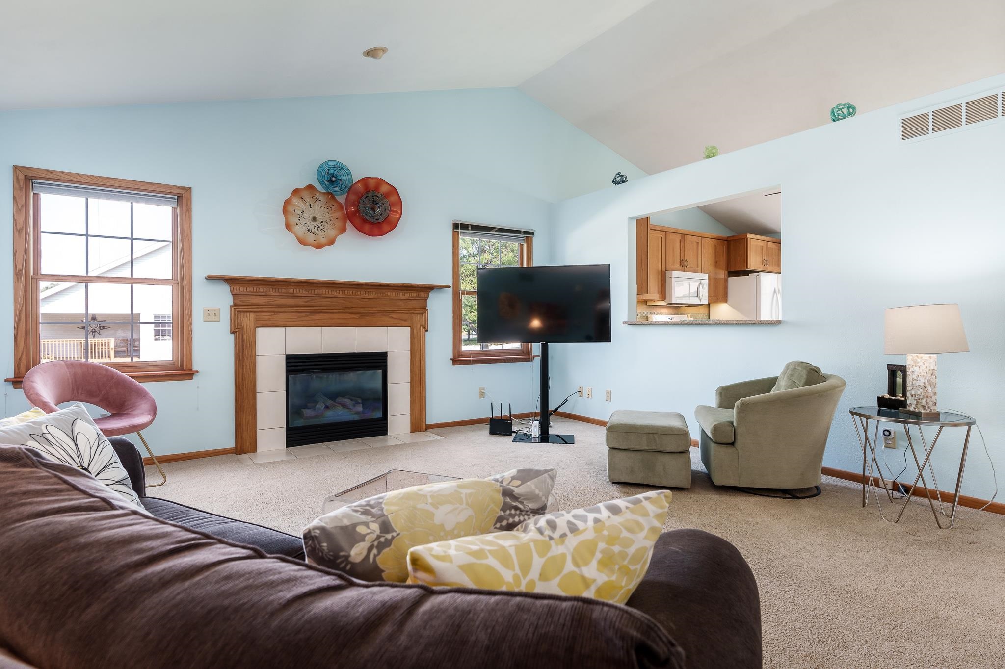 Loves Park, Illinois 61111, United States, 2 Bedrooms Bedrooms, ,3 BathroomsBathrooms,Residential,Pending,44449