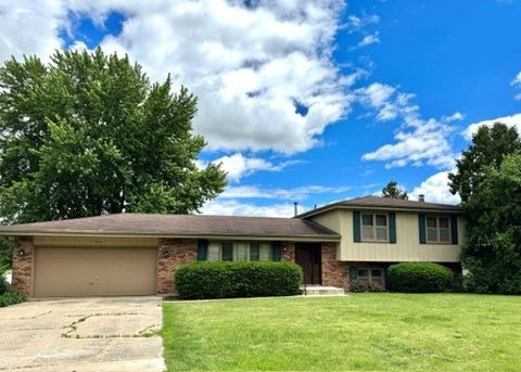 Homes For Sale - 2315 Mallard Dr Dr<br/> FREEPORT, IL 61032