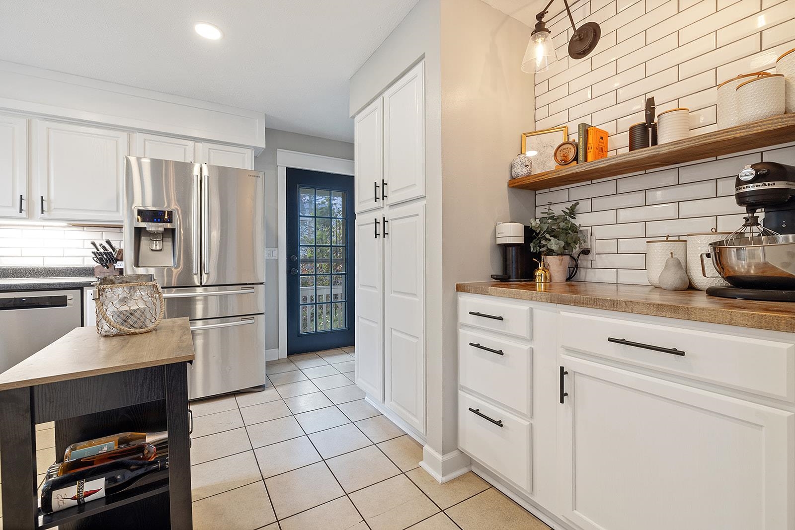 Belvidere, Illinois 61008, United States, 3 Bedrooms Bedrooms, ,3 BathroomsBathrooms,Residential,Pending,64279