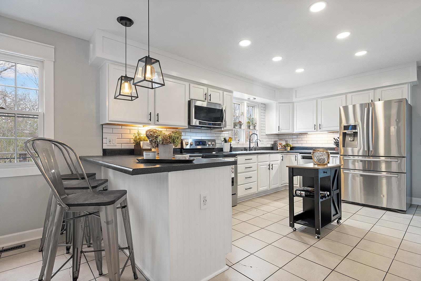 Belvidere, Illinois 61008, United States, 3 Bedrooms Bedrooms, ,3 BathroomsBathrooms,Residential,Pending,64279