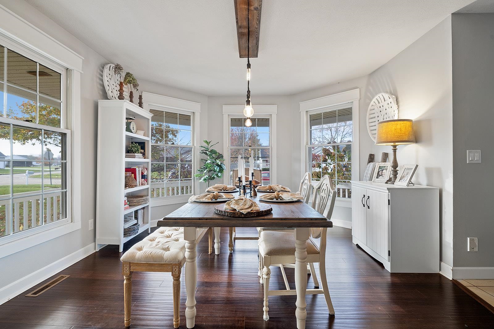 Belvidere, Illinois 61008, United States, 3 Bedrooms Bedrooms, ,3 BathroomsBathrooms,Residential,Pending,64279