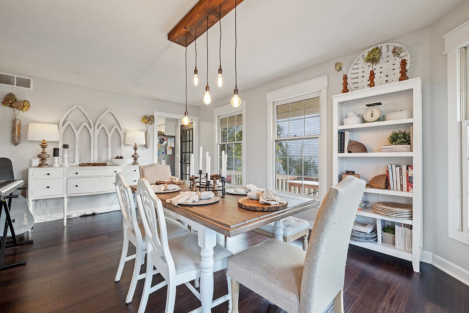 Belvidere, Illinois 61008, United States, 3 Bedrooms Bedrooms, ,3 BathroomsBathrooms,Residential,Pending,64279