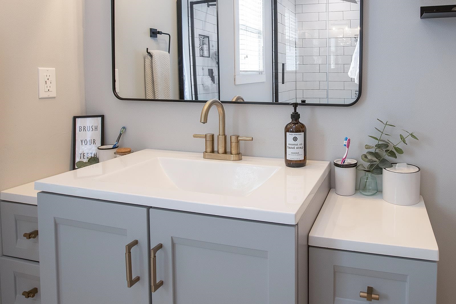 Belvidere, Illinois 61008, United States, 3 Bedrooms Bedrooms, ,3 BathroomsBathrooms,Residential,Pending,64279