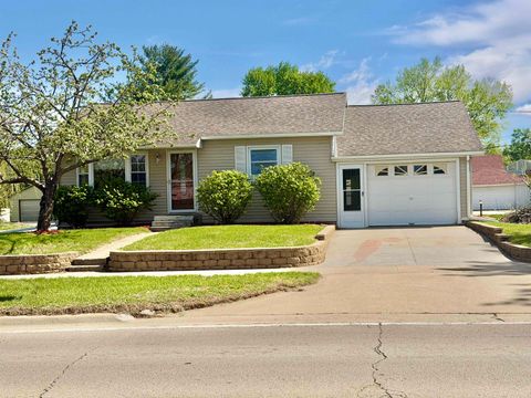 Homes For Sale - 716 Viaduct Road<br/> Carroll County, SAVANNA, IL 61074
