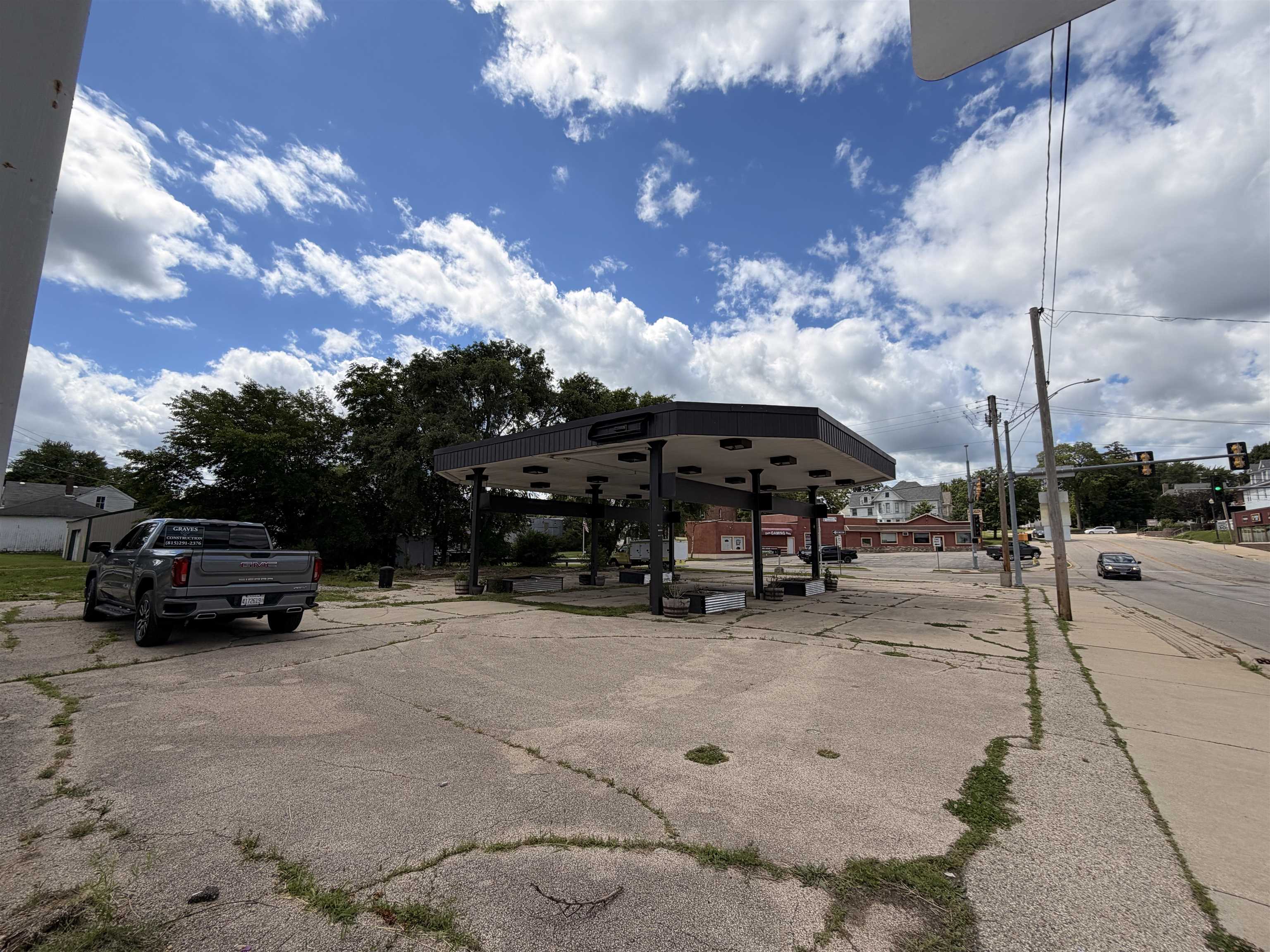 Photo 1 of 6 — 220 N Galena Avenue, FREEPORT, IL 61032