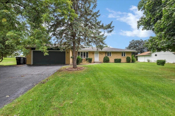3932 LEMANS DR, ROCKFORD, IL 61101 - Image dfc537bb4fad9a2290400ac1c1aef2b1/233431268