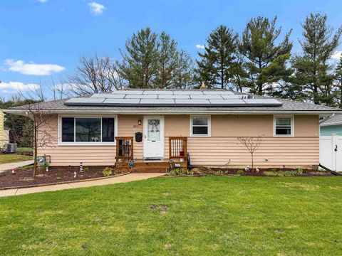 Homes For Sale - 2211 Montana Ave<br/> ROCKFORD, IL 61108